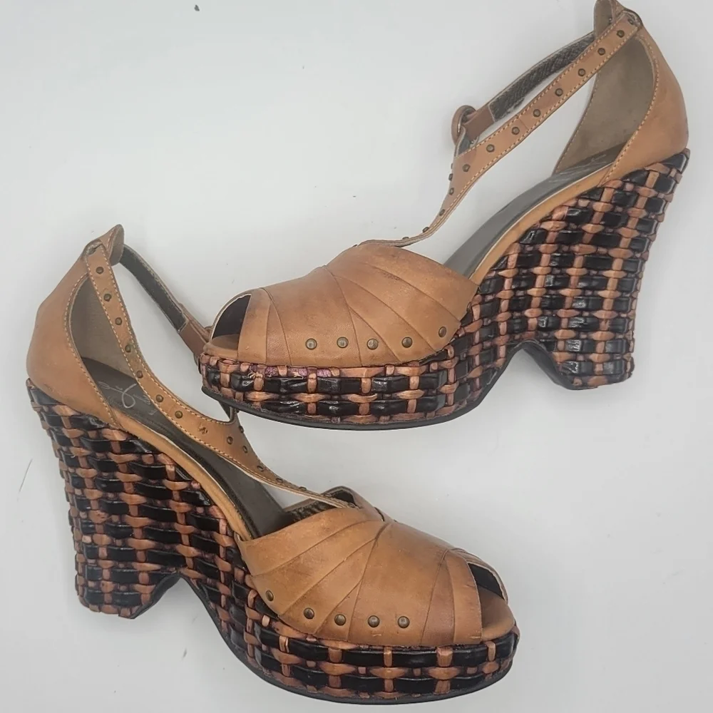 Le Due by Due Farina platform Sandals size 39 see description